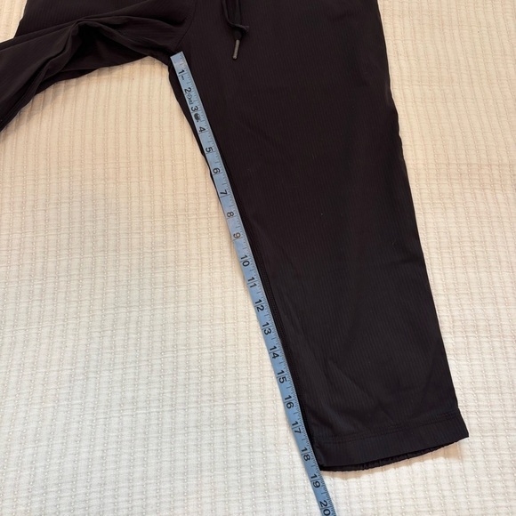 Lululemon Dance Studio Mid-Rise Cropped Pant Lightweight Swift Fabric Size 2 - Picture 13 of 14